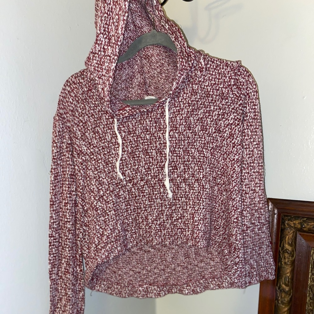 Crop knitted red and white hooded sweater
